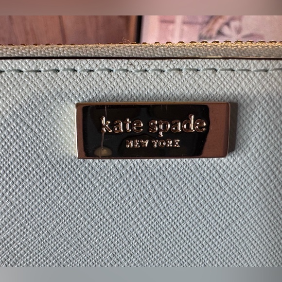 Kate Spade Leather Wallet with gold tone hardware mint green - EUC - Picture 4 of 14